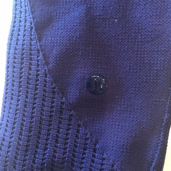 Lululemon flow and go tight - Picture 3 of 4